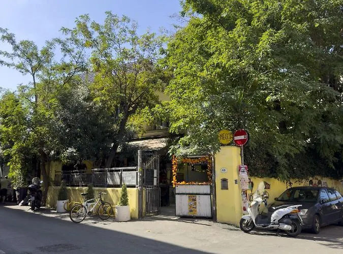 Lovely In Hip And Vibrant Pigneto * Rome