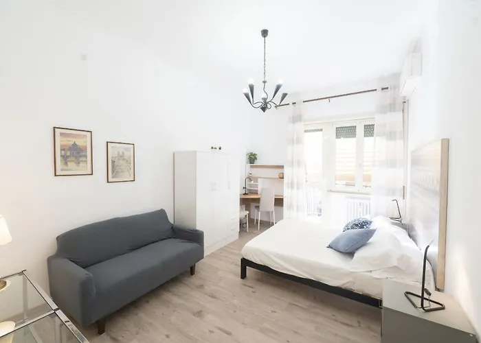 Lovely In Hip And Vibrant Pigneto Apartment