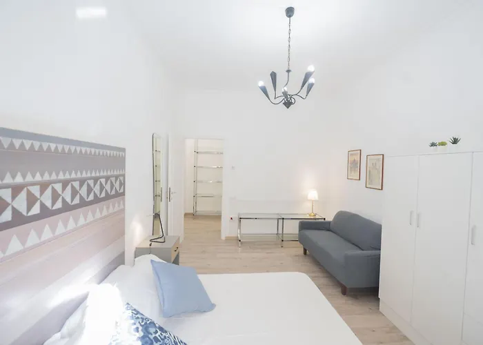 Lovely In Hip And Vibrant Pigneto *